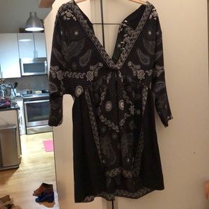 Black and white Sandro V-neck shift dress